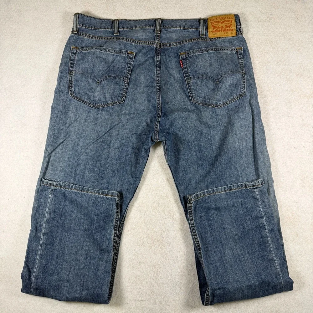 Levis 505 Regular Fit Straight Leg Jeans Mens 38x32 Medium Wash Blue Denim‎